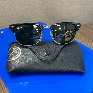 Lovely Ray-Ban Sunglasses. New.